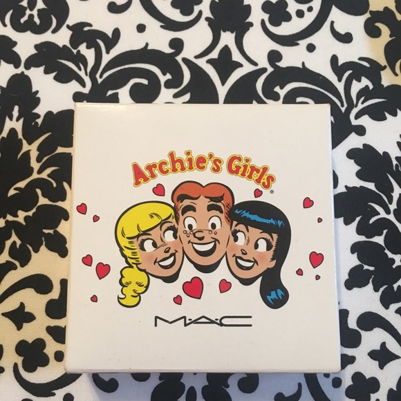 MAC Archie's Girls LE Face Powder Veronica's Blush - Picture 2 of 4